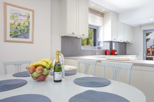 Villa Bay's Balcony Verga
