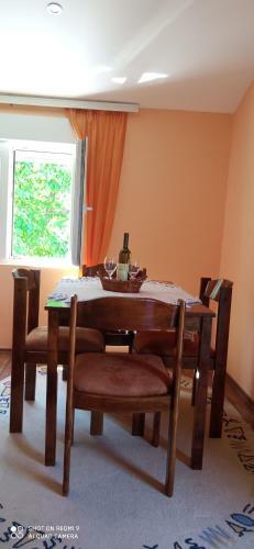 Village House Iva