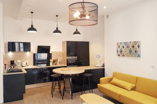 Apartamento Beautiful 42m Near The Place D'albertas !