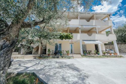 Olive Garden Apartment