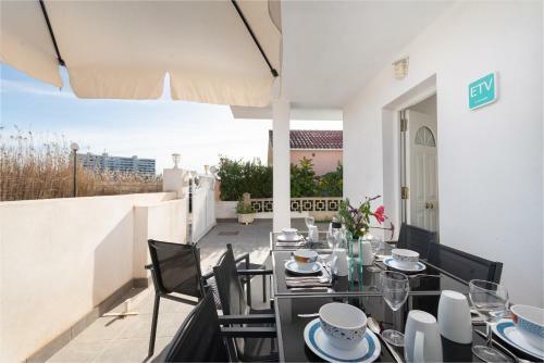Villa Casa Blanca, Pool And Beach
