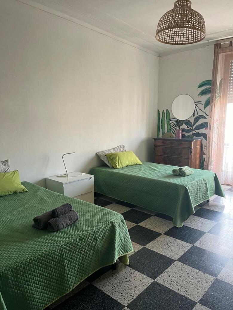 Hostal Incantevole E Spaziosa Camera In Centro