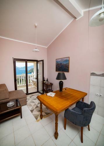 Door To Summer, Villa Near The Beach