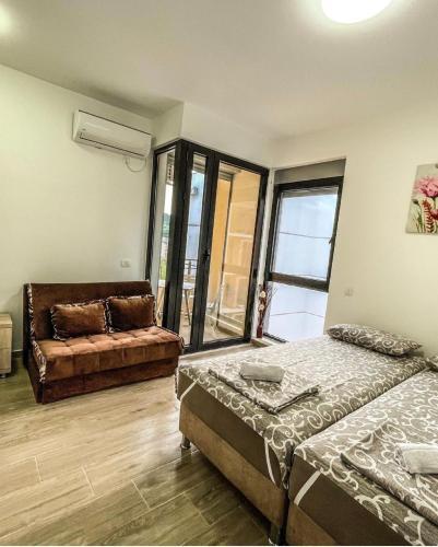 Apartmani E1 & E2