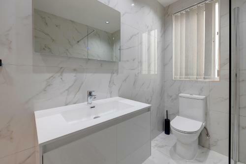 Splendid 2br Apartment In Central St Julians