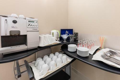 Hostal Valensija Studio Apartment Hotel