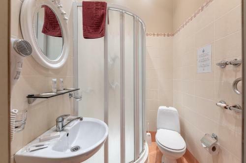 Hostal Valensija Studio Apartment Hotel