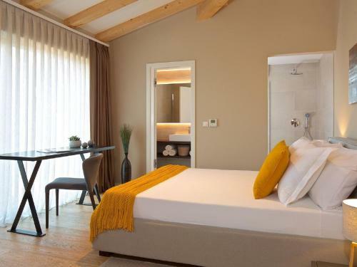 Enticing Holiday Home In Brtonigla With Jacuzzi