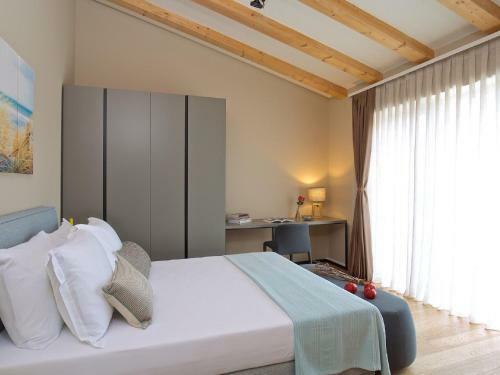 Enticing Holiday Home In Brtonigla With Jacuzzi