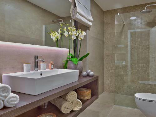 Enticing Holiday Home In Brtonigla With Jacuzzi