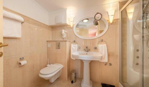 Hostal Apartments And Rooms Beachfront Luxury Condos