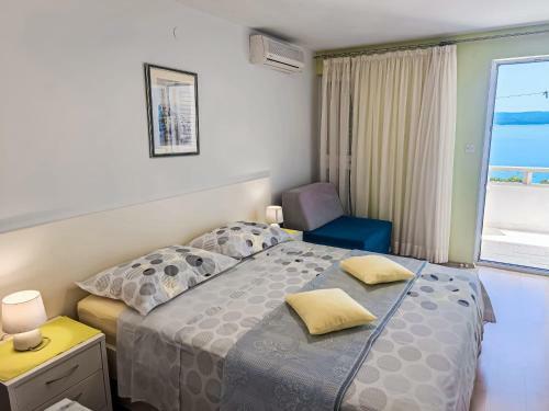 Apartment With Sea View And Free Parking