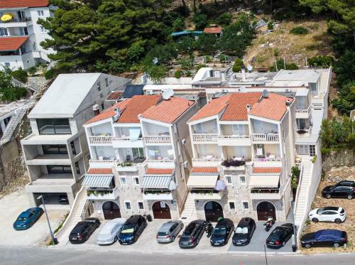Apartment With Sea View And Free Parking