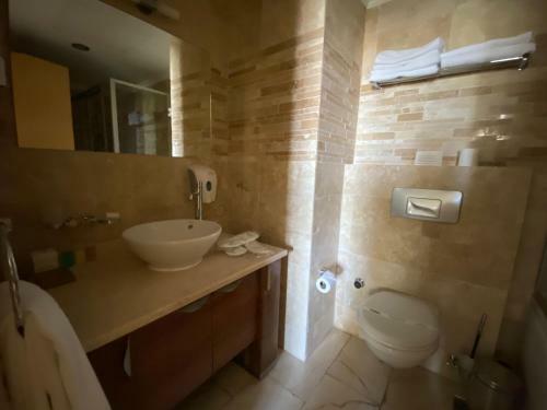 One Bedroom Apartment Inside Gold City
