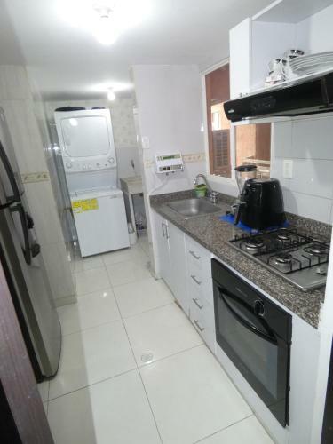 Apartamento Apto Moderno,excelente Ubicacion, Piscina,parking.