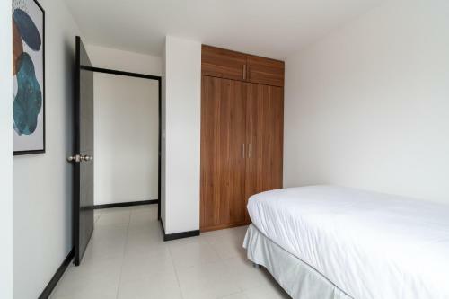 Apartamento Completo En Zona 7 Con Parqueo Incluido