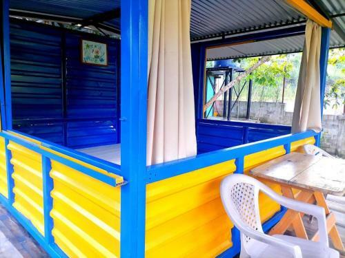 Hostal Room In Cabin - Rafting Hut By The River