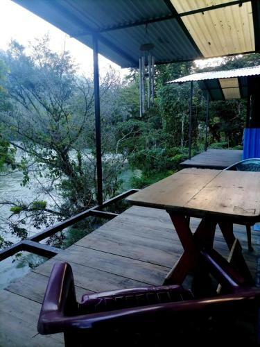 Hostal Room In Cabin - Rafting Hut By The River