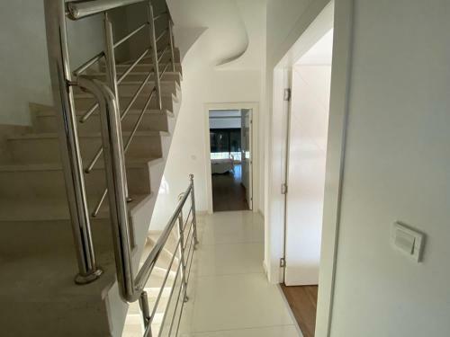 Detached Villa In �e?me Center