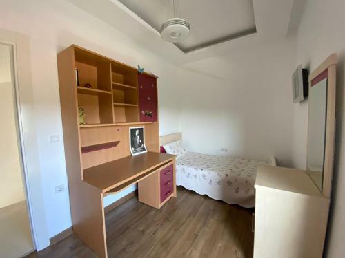 Detached Villa In �e?me Center