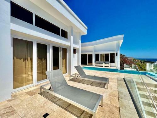 Villa Larimar @lighthouse, West Bay