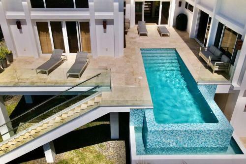 Villa Larimar @lighthouse, West Bay