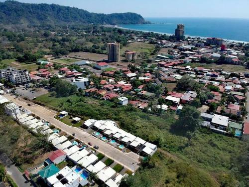Bright & Airy 2br Condo Minutes From Jaco Beach