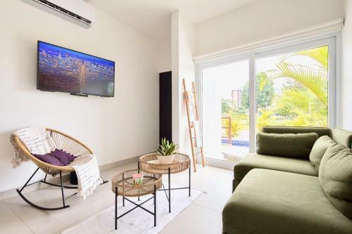 Bright & Airy 2br Condo Minutes From Jaco Beach