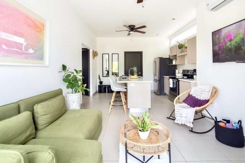 Bright & Airy 2br Condo Minutes From Jaco Beach