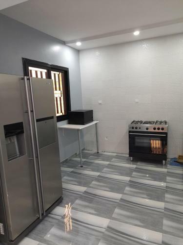 Apartamento Apparemment Moderne 4 Pi�ces Dakar Cit� Apix Tiouawane Peul
