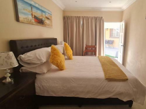 Benoni N12 Hotel