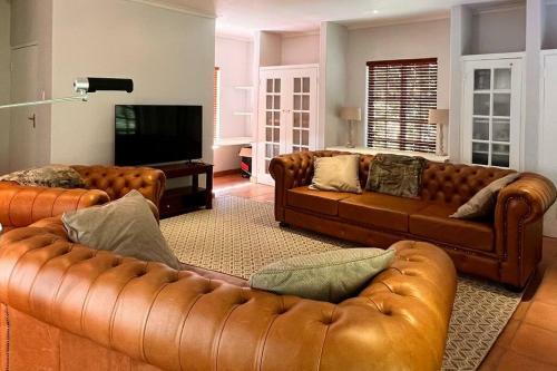 Villa Elm Tree House - Dullstroom - Holiday Home