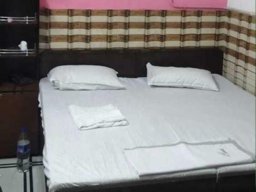 Spot On 91725 Hotel Dream House
