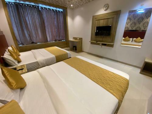 Hotel Bkc Crown - Near Us Embassy