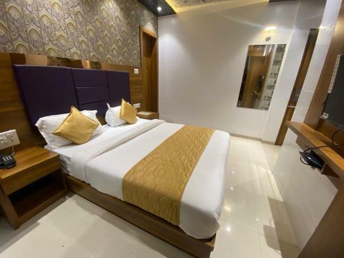 Hotel Bkc Crown - Near Us Embassy