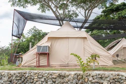 Lodge The Acacia Glamping Park