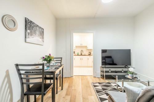 Apartamento Warm And Cozy 2br Apt With Netflix