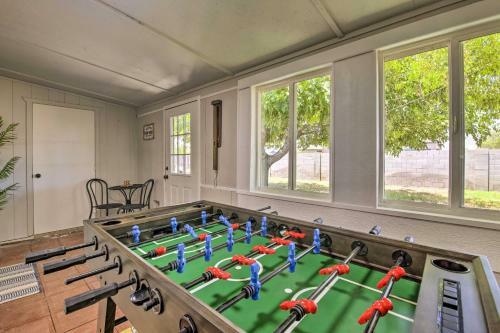 Modern Peoria Home Large Yard, Grill, Games!
