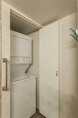 Surprise Escape 2 Br By Casago
