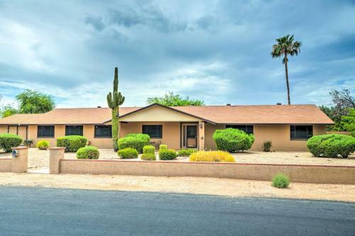 Modern Glendale Desert Destination With Patio!