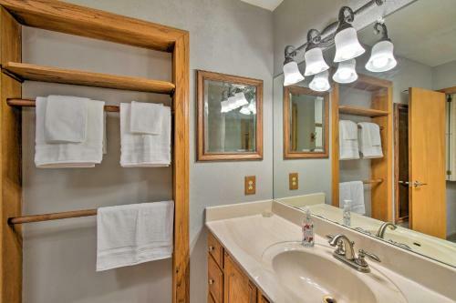 Charming Home Less Than 11 Mi To Downtown Phoenix!
