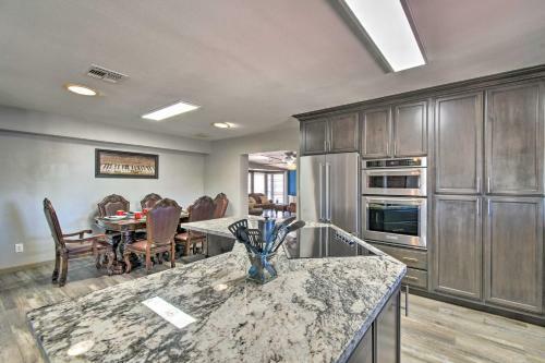 Charming Home Less Than 11 Mi To Downtown Phoenix!