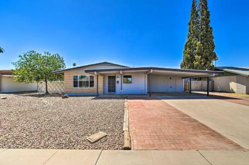Charming Home Less Than 11 Mi To Downtown Phoenix!