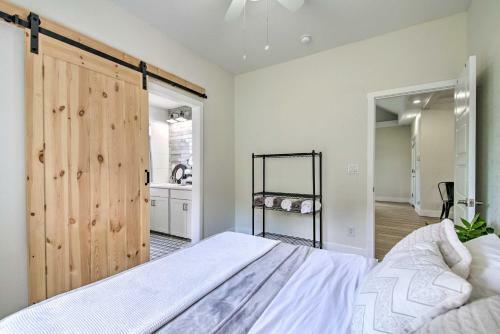 Bright Home With Fire Pit, Near Back 40 Trail!
