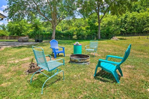Bright Home With Fire Pit, Near Back 40 Trail!