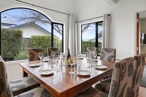 Kokomea House - Wanaka Holiday Home