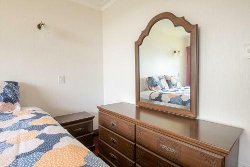 Redcliff House - Te Anau Holiday Home