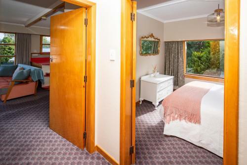 Grand View - Te Anau Holiday Home