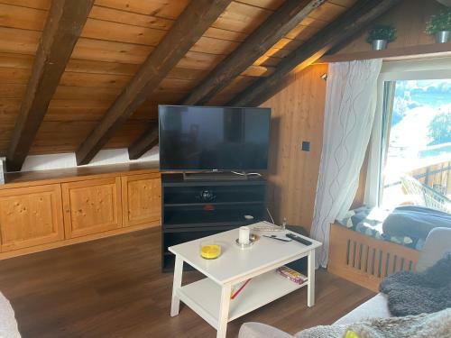 Apartamento Dachwohnung In Der Mitte Von Laax-dorf