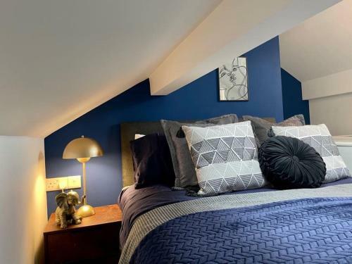 Hostal 5 Bed Home On Birdwell Road - Free Parking